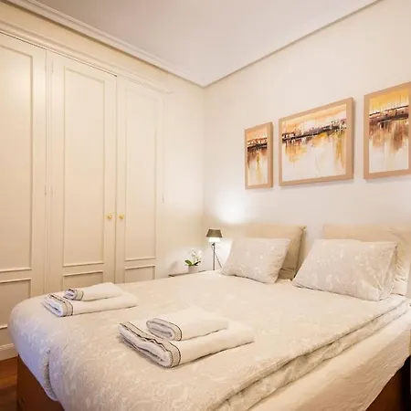 En El Corazón De La Ciudad Con Parking *